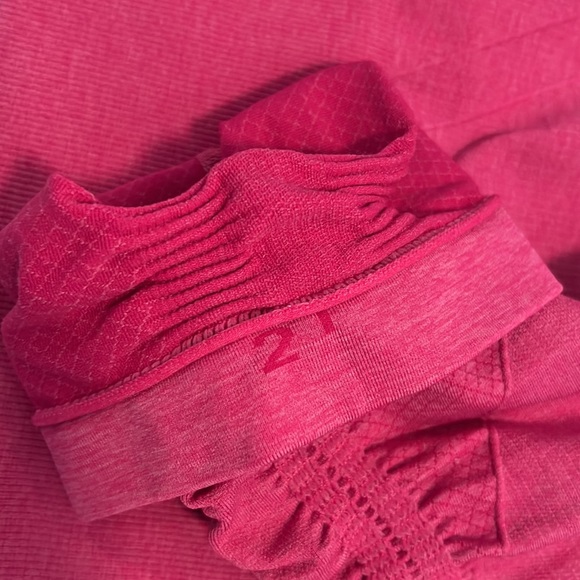 Lululemon In The Flow Crop II in Heathered Raspberry - Picture 8 of 8